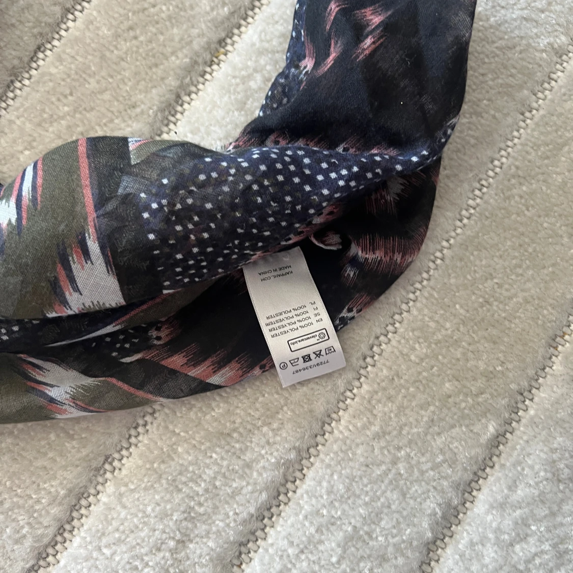 Mönstrad halsduk från KappAhl - 3