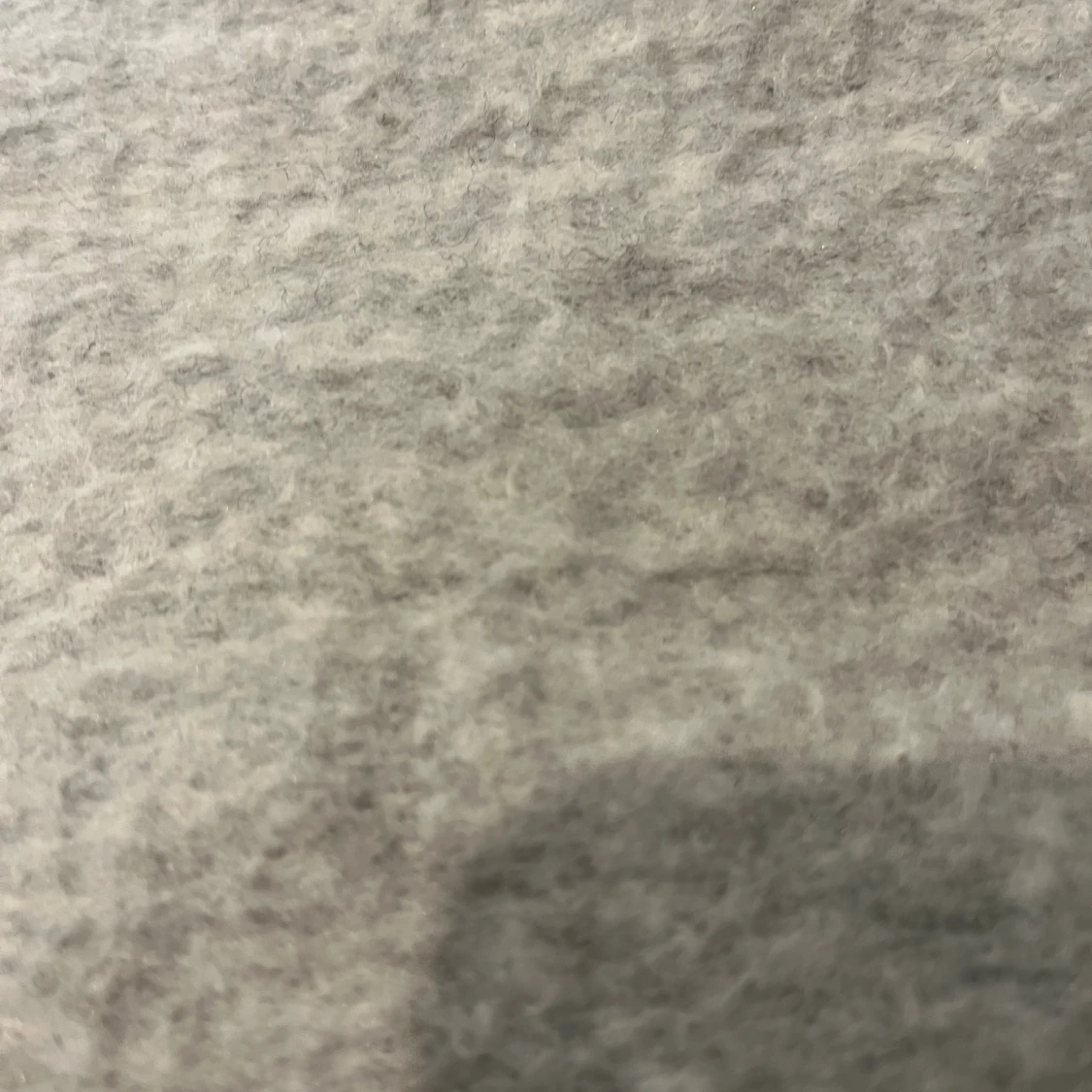 Ljusgrå ullhalsduk med fransar - 1