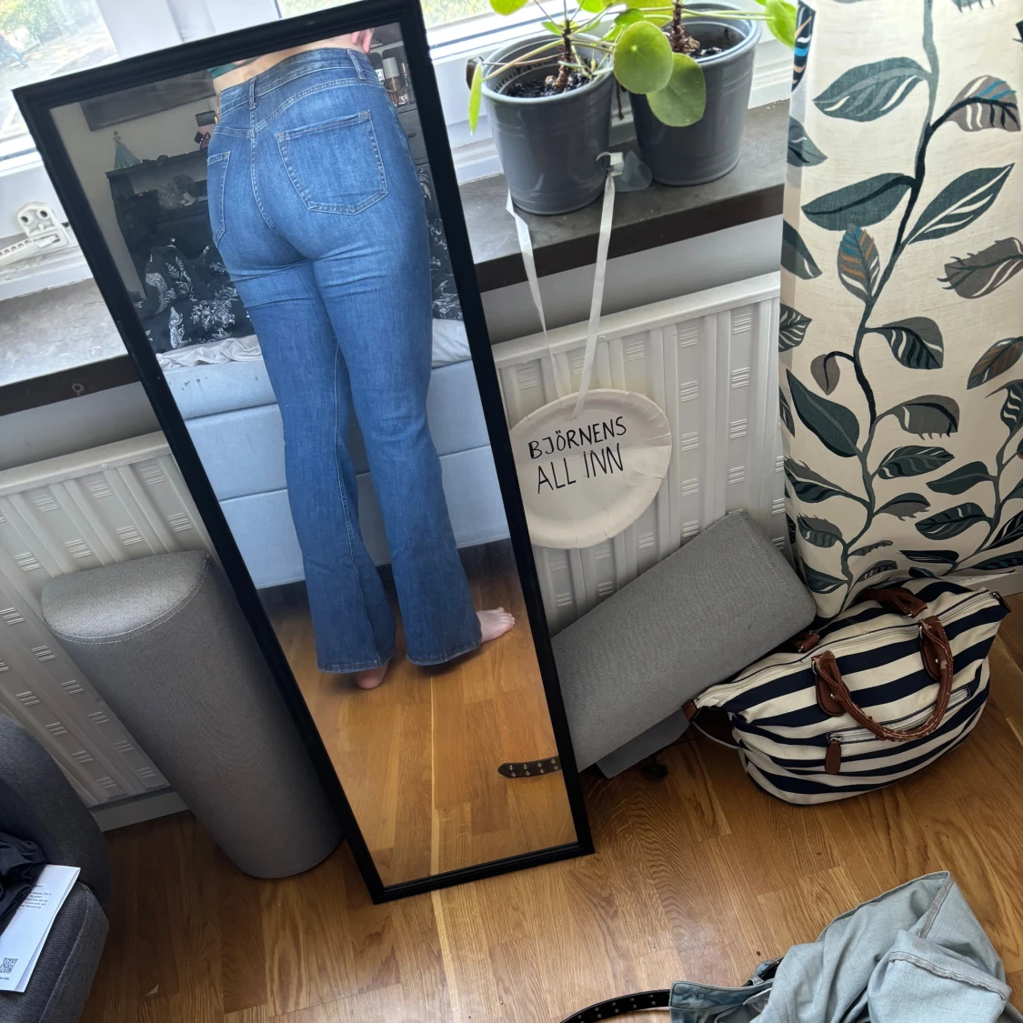 Blå bootcut jeans från Amisu, stl 40 - 1