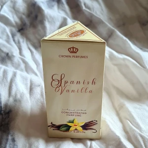 Spanish Vanilla koncentrerad parfym - Helt oöppnad. Detta är den perfekta parfymen för dig som älskar doften av krämig vanilj 🍦😍