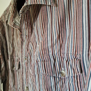 Mjuk skjorta i manchester-liknande tyg med ränder. - Mjuk skjorta i manchester-liknande tyg med ränder. (Säljer åt min partner)