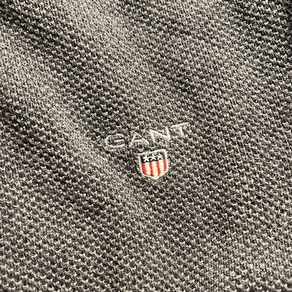 Grå stickad GANT tröja - 4