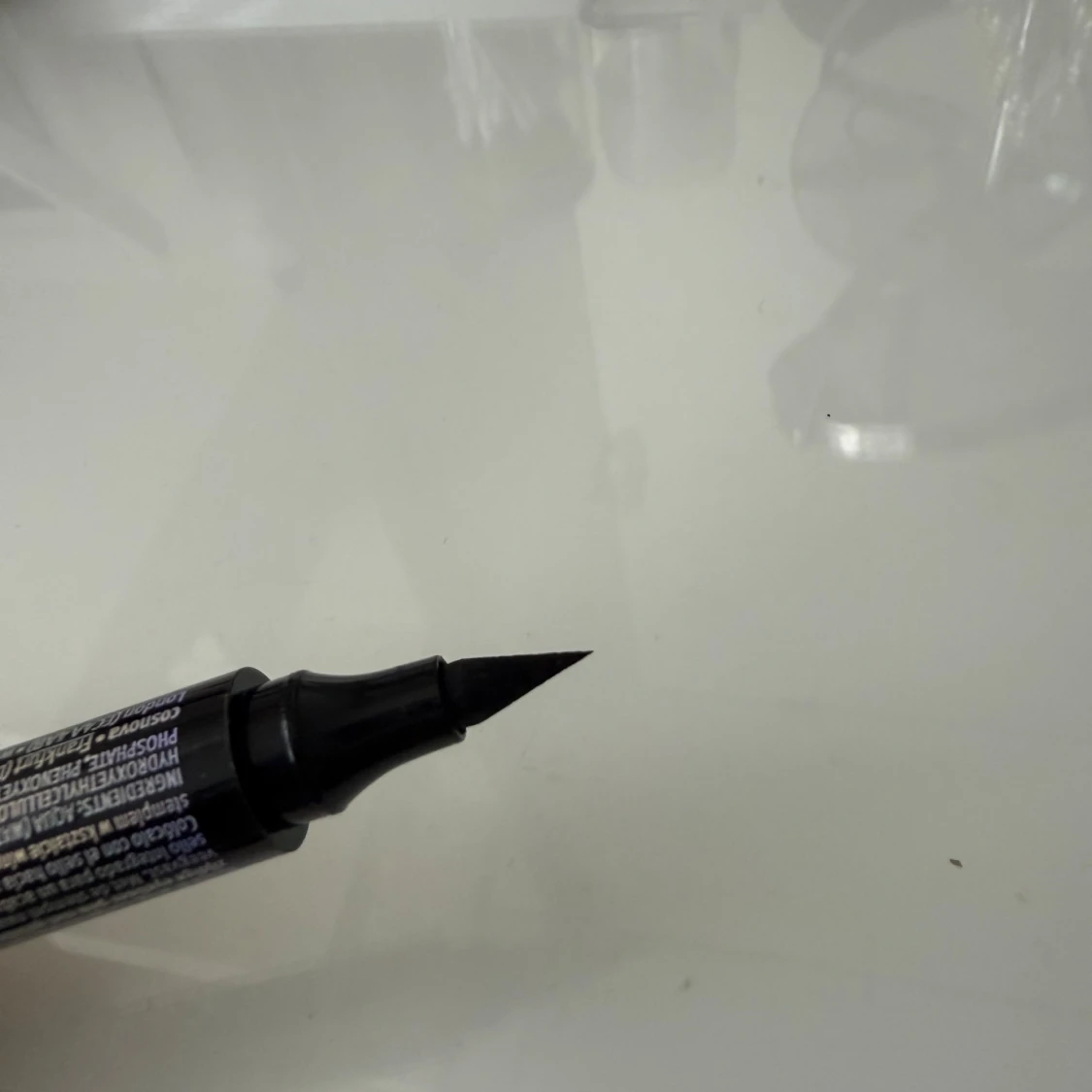 Essence Quick Wing! Stamp Eyeliner - 3