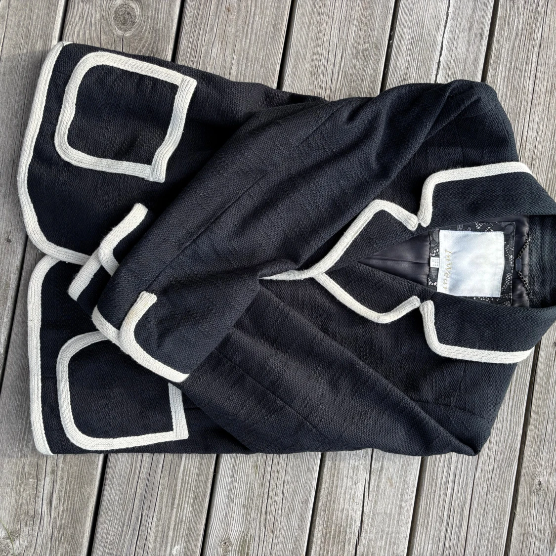 Svart kavaj med vita kanter från InWear - 3