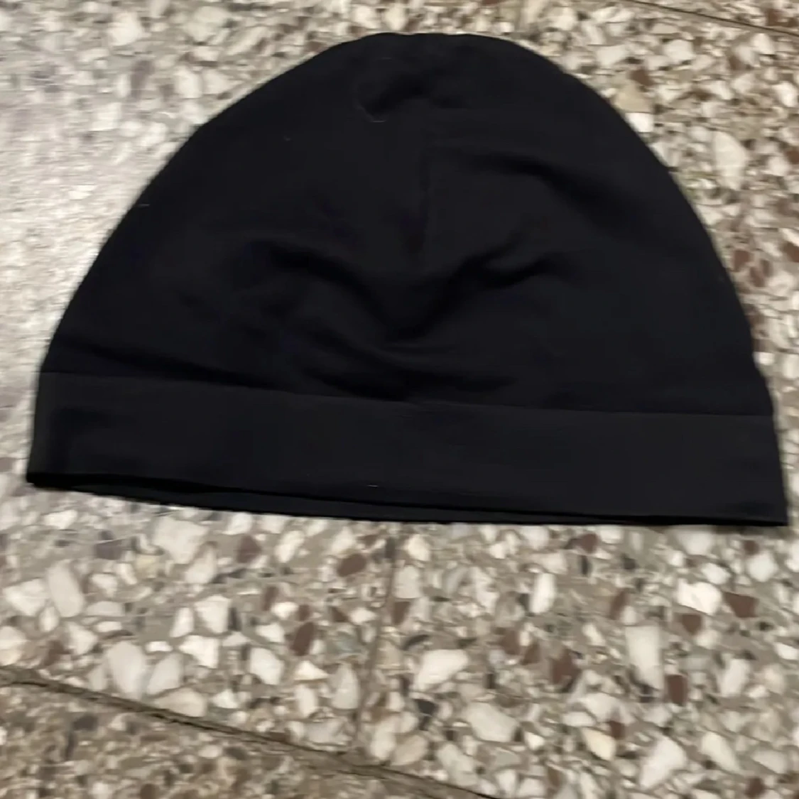 Svart mössa från Starlight - 1