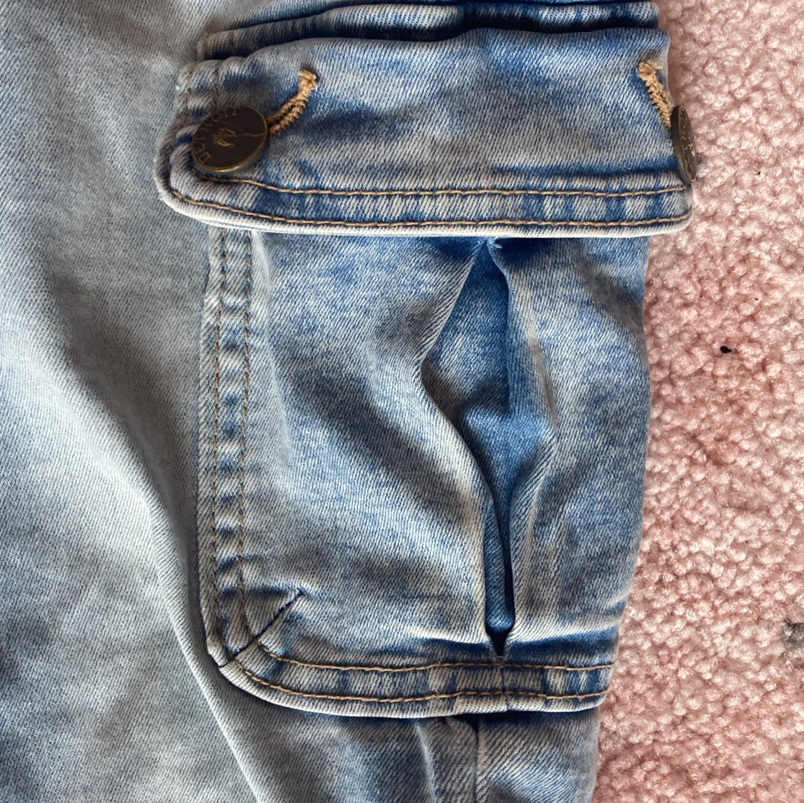 Blå cargojeans från Lindex Freja - 3