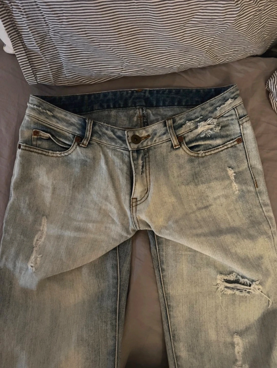 lågmidjade bootcut jeans💕💕 - 1
