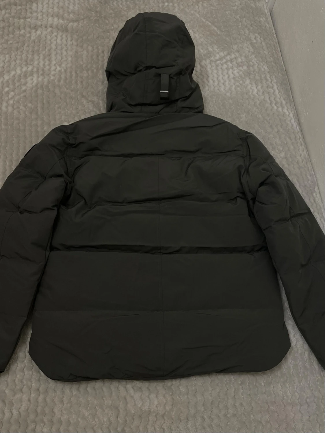 Mörkgrön pufferjacka från Canada Goose - 3