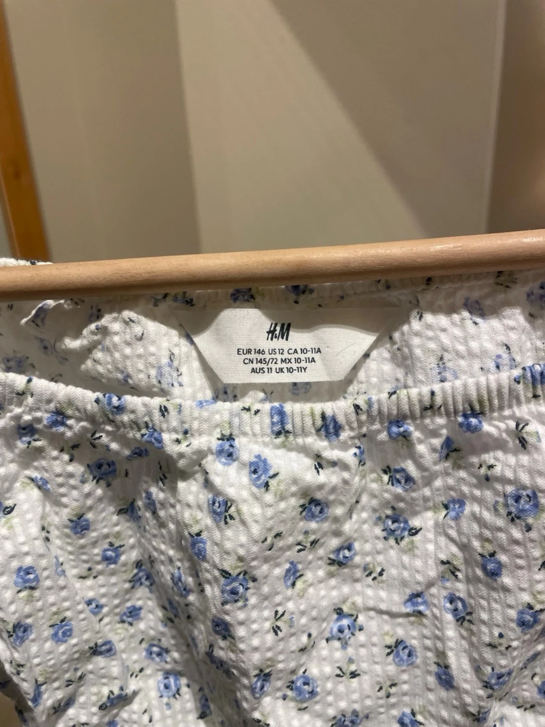 Blommig offshoulder topp från H&M - 1