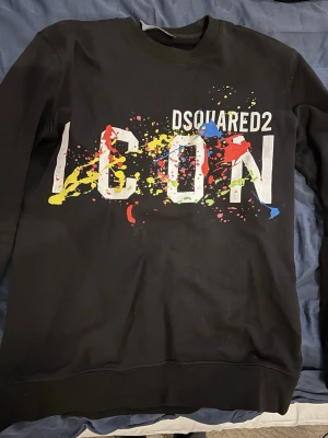 DSQUARED hoodie - Storlek S, lite kort i armarna o jag är 186, Inga skador eller något