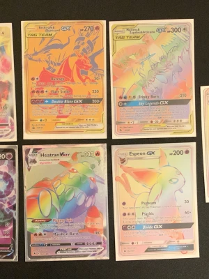 Pokémon Kort - Bilden visar samlarkort från Pokémon och innehåller bra kort för grading. Mvh Anton