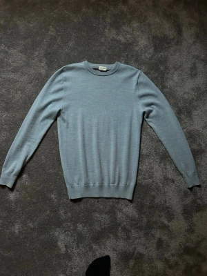 John Henric tröja - Säljer nu denna då jag inte använder den || jättefint skick ||