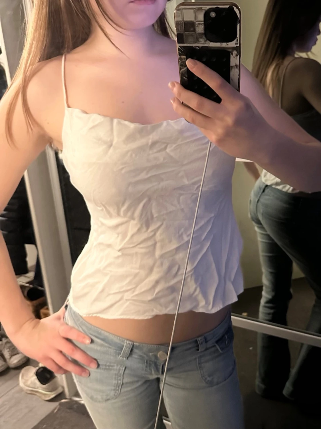 Vitt linne figursydd 