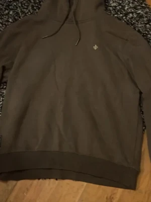 Morris Hoodie  - Säljer den pågrund av att den är för liten nu 