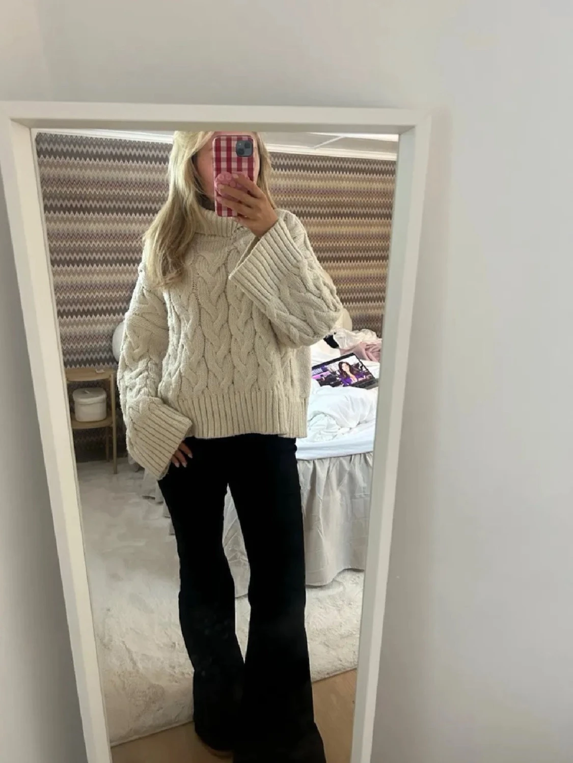 Vit kabelstickad polotröja - 2