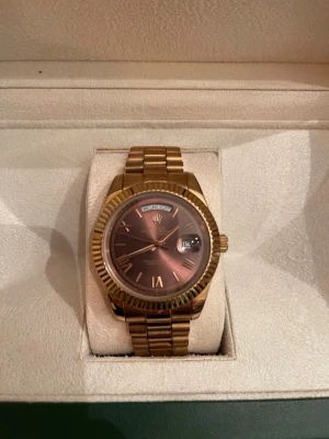 Jätte fin klocka  - Använd några gånger. Jätte bra skick 