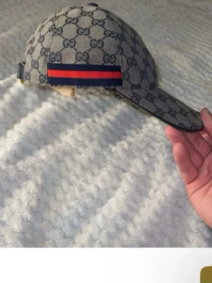 Gg keps  - Helt nya för bra pris hör av dig 