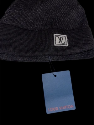 Mössa - Kontakta för mer info !