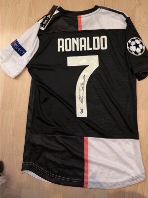 Cr7 autograph tröja - Helt ny Cr7 autograph tröja