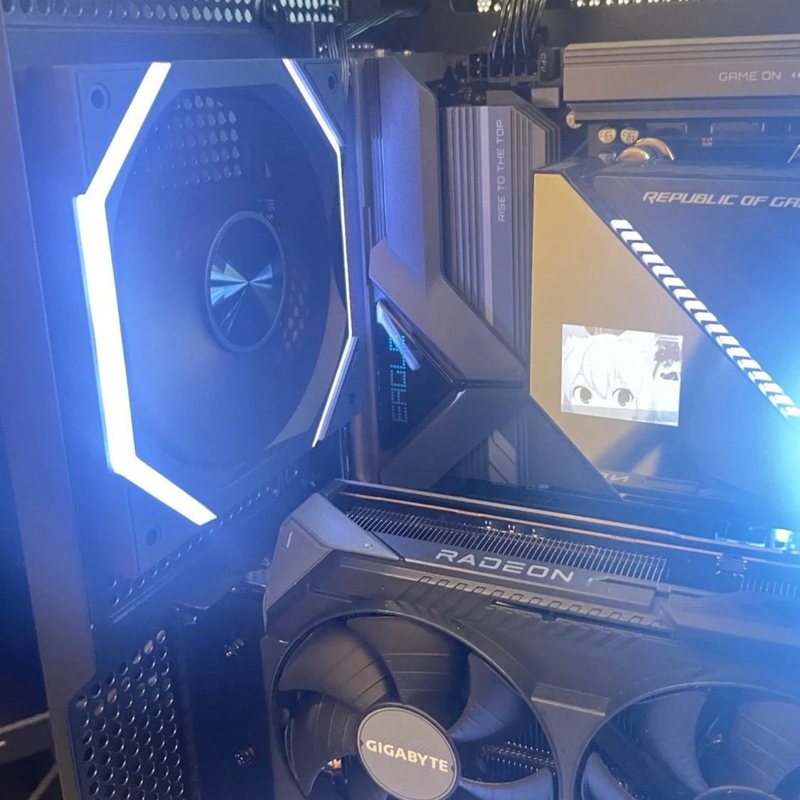 Gaming-PC | Ryzen 7 7800X3D | RX 9070 XT | 32GB DDR5 |2TB | Oled skärm på Aio - 3