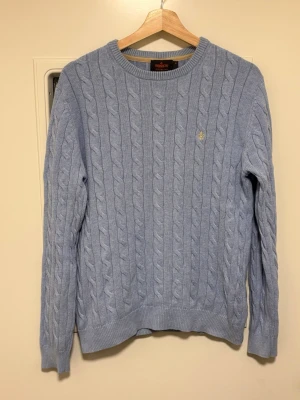 Kabelstickad tröja från Morris - Utmärkt skick, inga defekter, normal i storlek, 