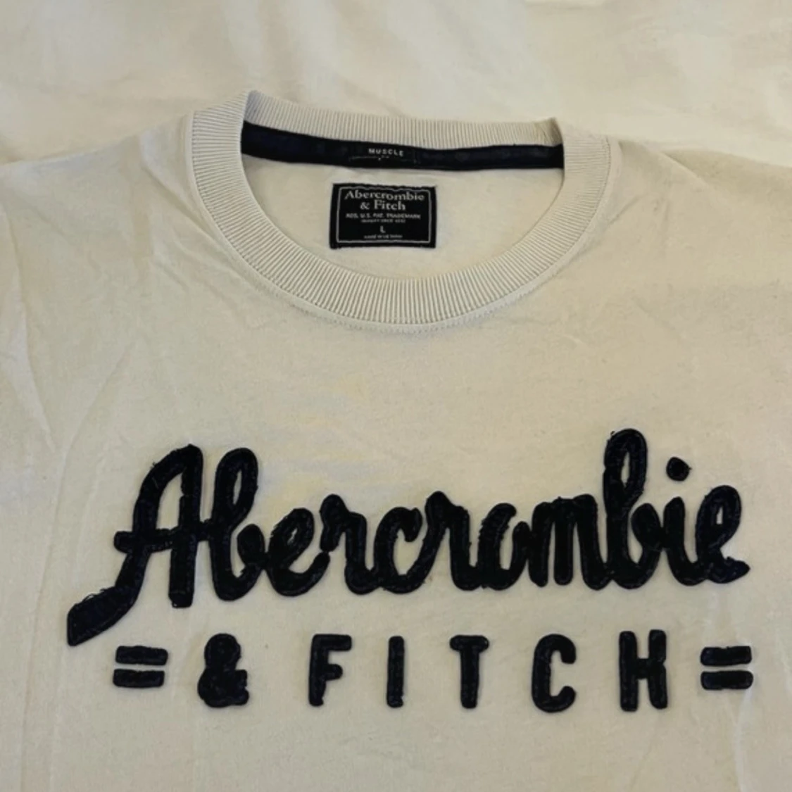 Abercrombie & Fitch vit tshirt - 1