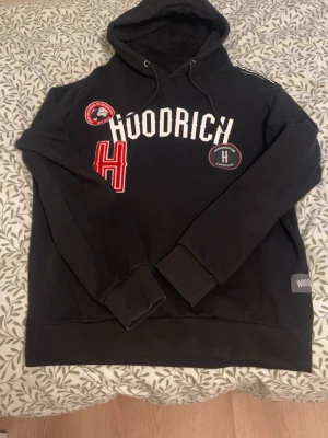 Hoodrich Hoodie - Säljer för den var för stor