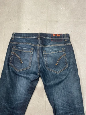 Dondup ”George” jeans - Otroligt snygga dondup jeans i modellen George.  Säljs då dem ej kommer till användning. Storlek 31. Nypris 3000kr. Bara att fråga vid funderingar mvh