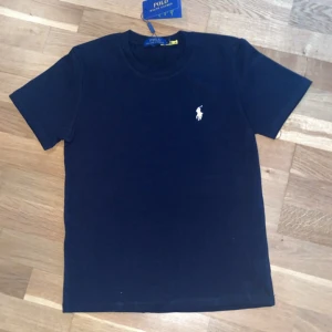 Ralph lauren - T shirt storlek S
