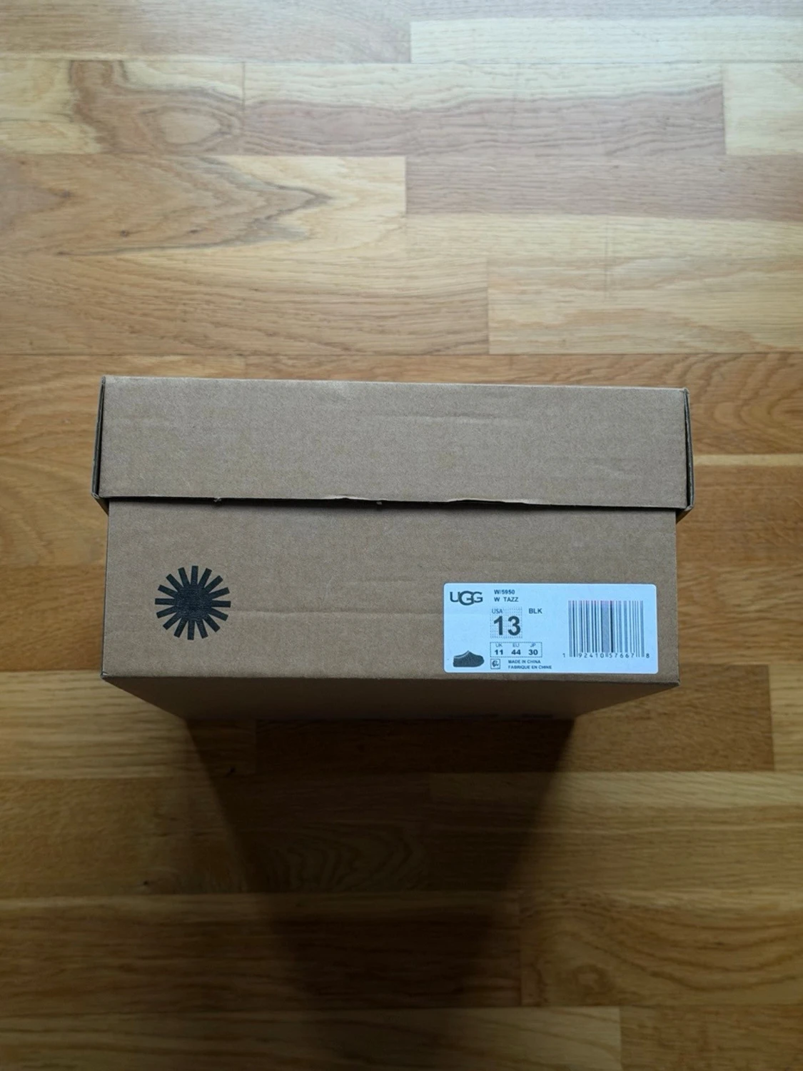 Svarta UGG slip-on skor med mönstrad kant - 6