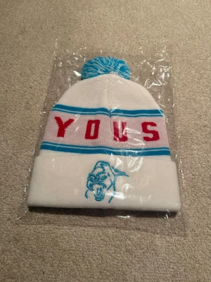 Youspooo mössa  - Youspooo mössa. Helt ny, oanvänd! Hör av er vid intresse!