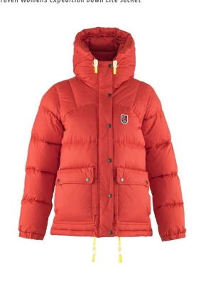 Röd fjällräven  - jättebra skick, kan även tänkta mig att byta 