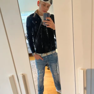 Jack & Jones - Ett par snygga jeans med bra passform samt sköna, sitter som mjukis byxor.