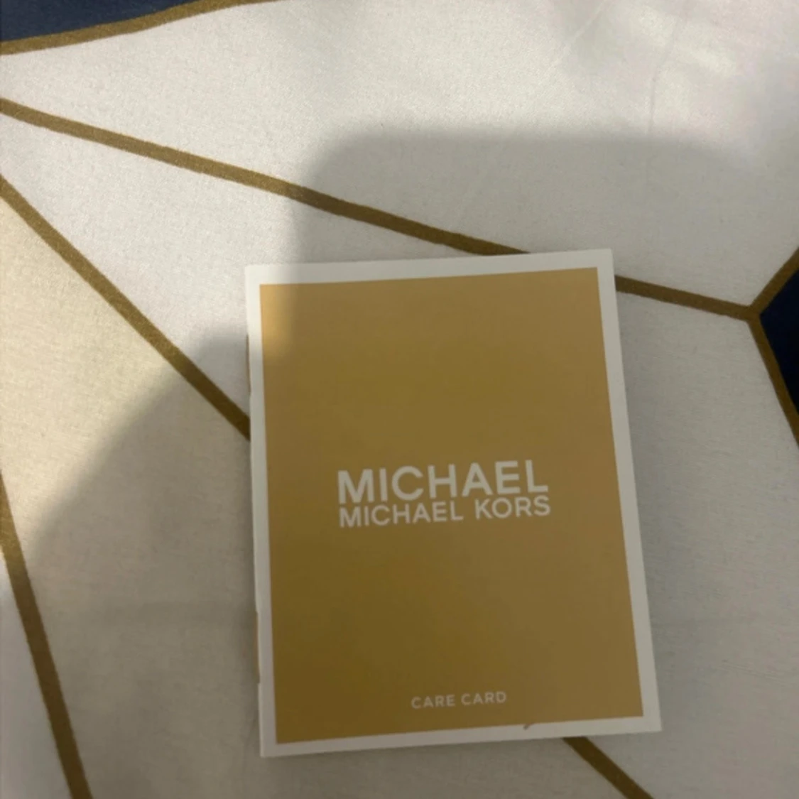 Michael Kors beige axelväska med kedja - 4