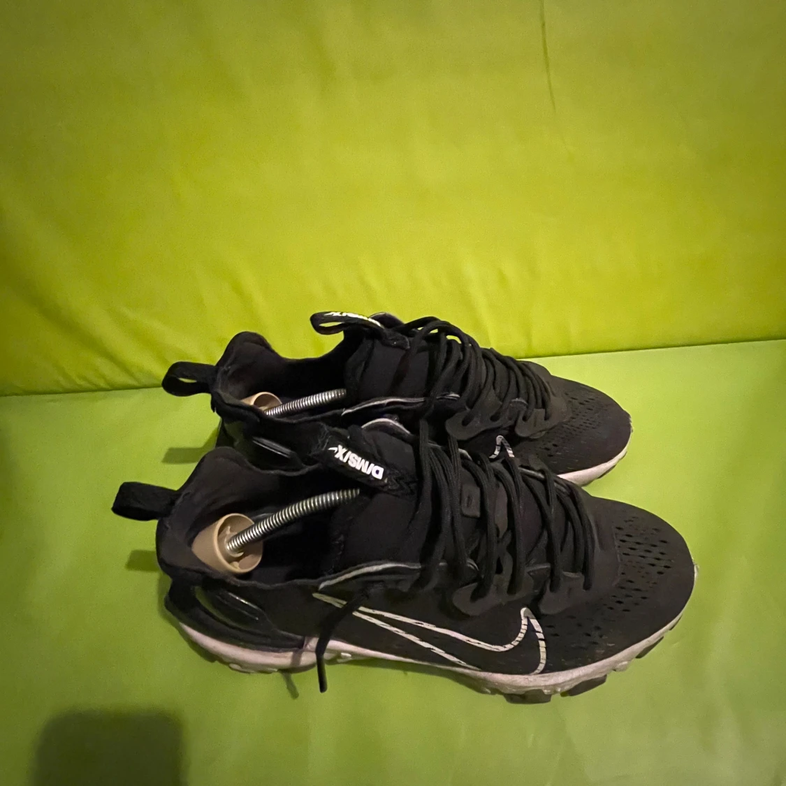 Svart/vit Nike React Vision