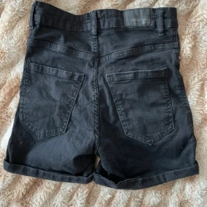 Svarta jeansshorts  - Svarta jeansshorts