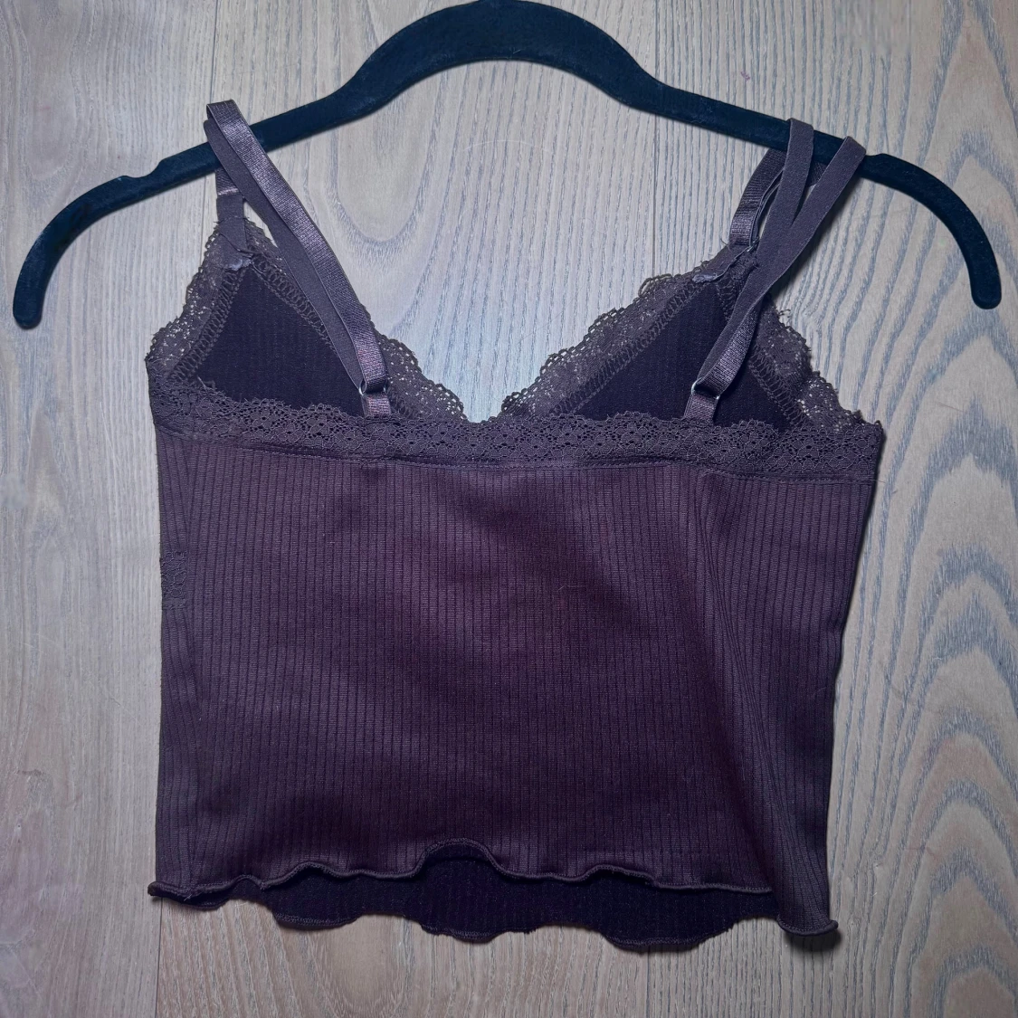 Brunt spetslinne - 2