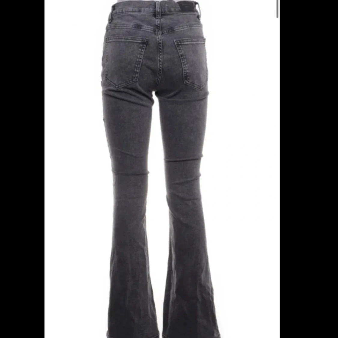 Grå bootcut jeans från Gina Tricot - 1