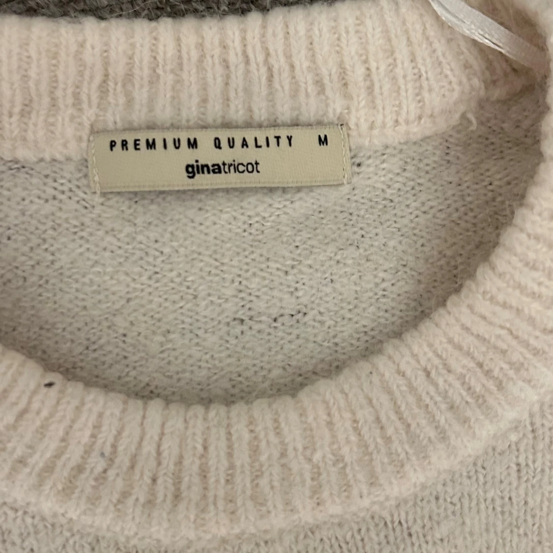 Vit stickad tröja från Gina Tricot - 1