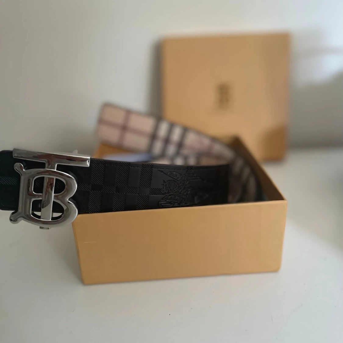 Burberry bälte med TB-spänne - 1