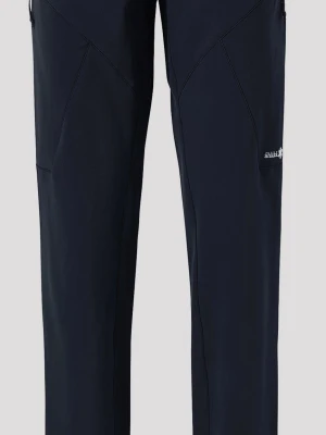  trekkingbyxor från Áhkká by Renata strl 50 - Säljer ett par oanvända svarta trekkingbyxor från Áhkká by Renata i storlek 50. Byxorna har praktiska dragkedjor, dubbla knappar i midjan och smarta fickor. Materialet är slitstarkt och passar perfekt för utomhusaktiviteter under kyliga dagar. Kommer från rökfritt hem. Inga djur. 