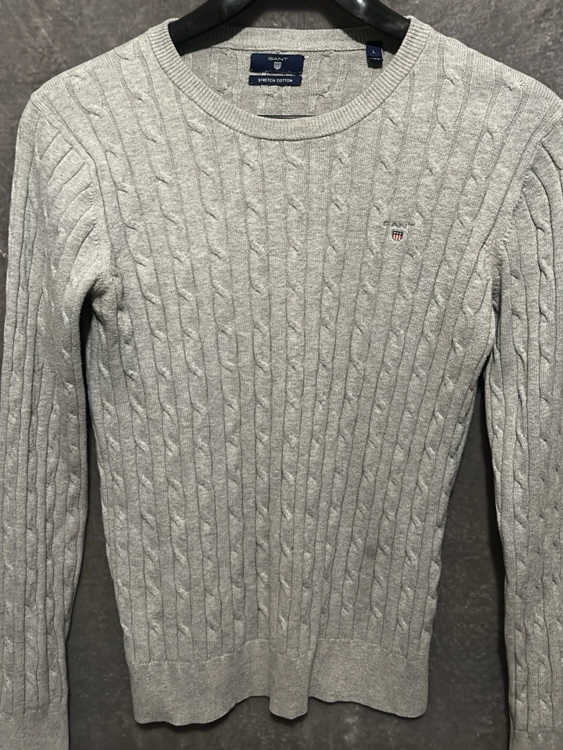 Grå kabelstickad tröja från Gant