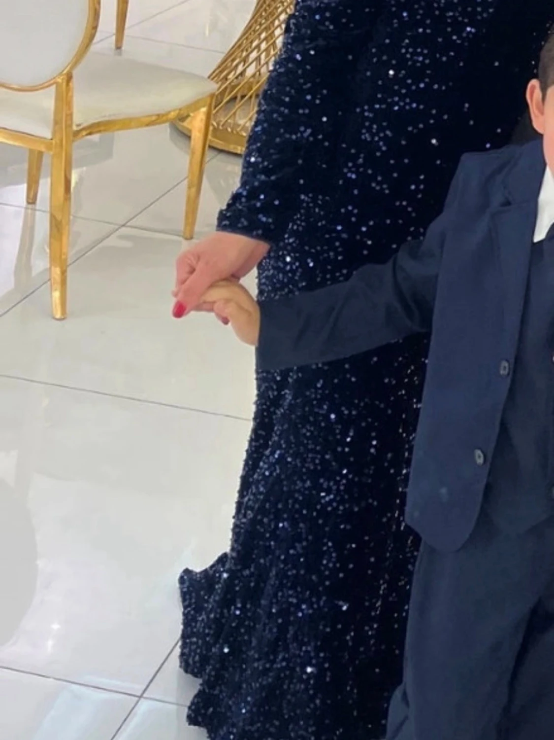 Marinblå glittrig långklänning - 1