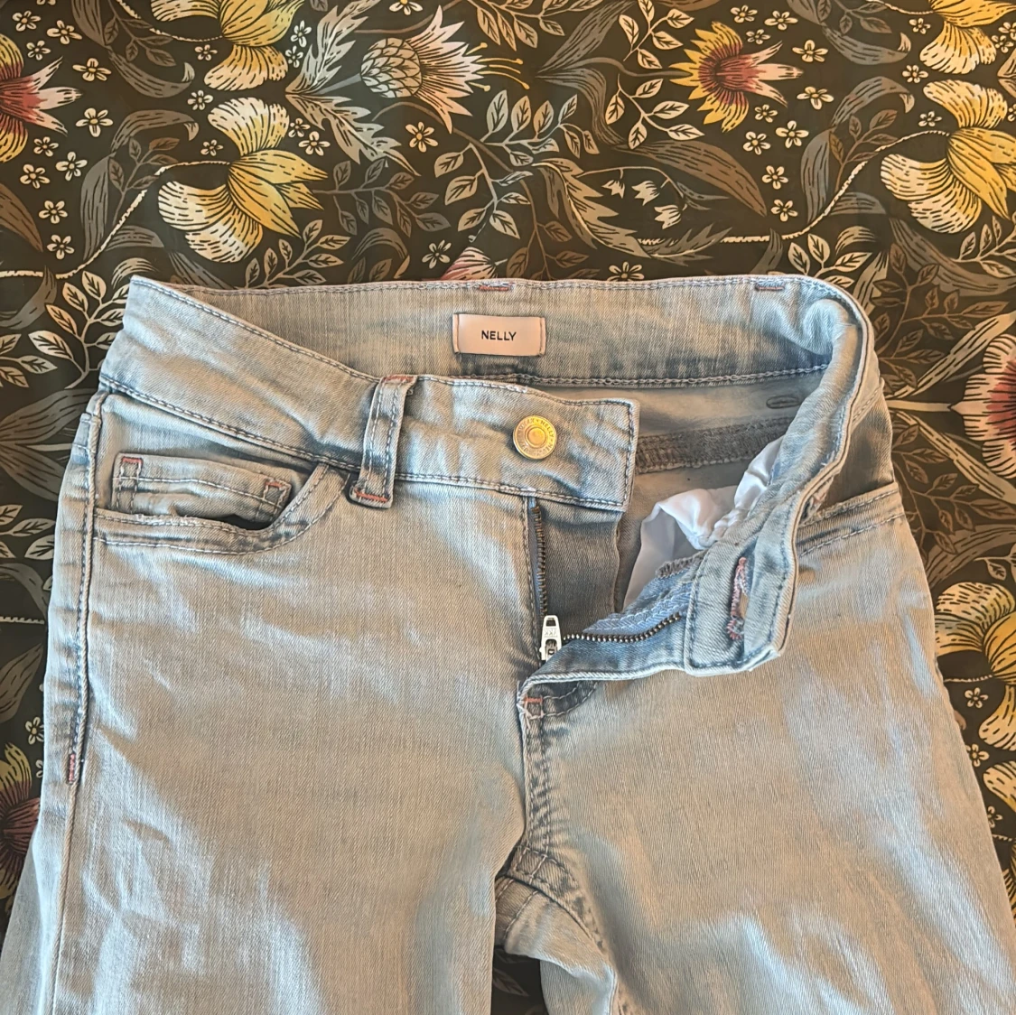 Nelly low waist byxor  - 1