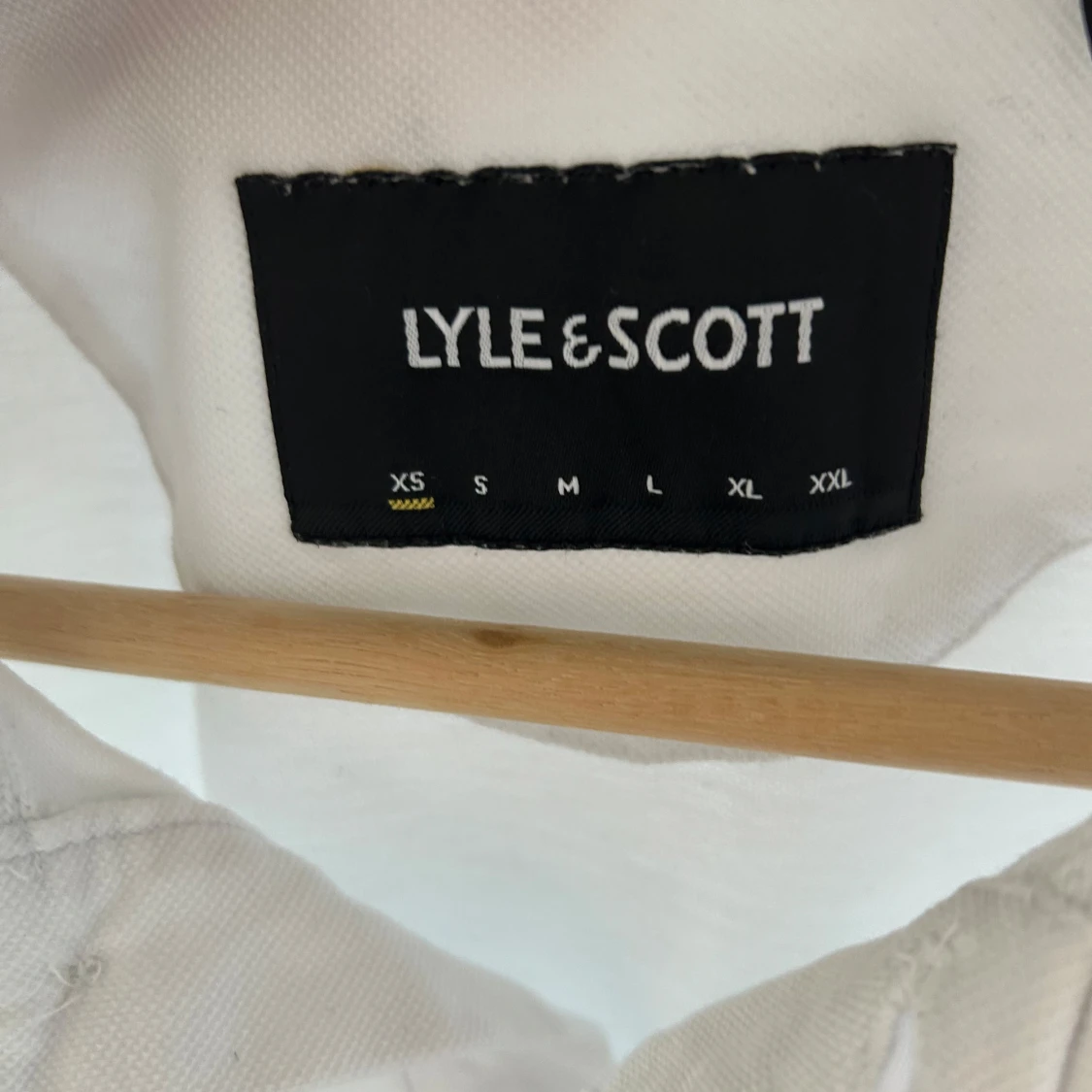 Vit piké från Lyle & Scott XS - 2
