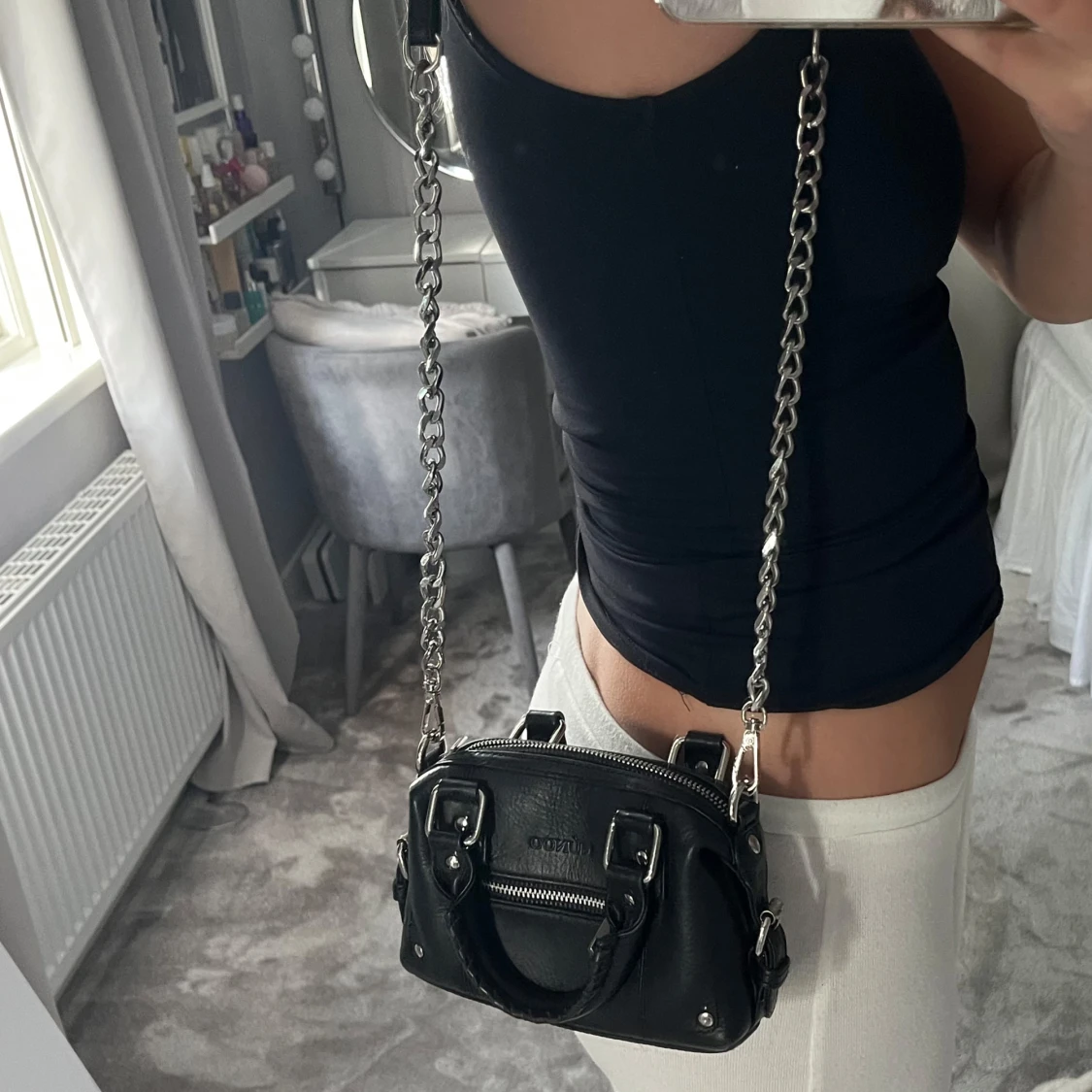 Svart handväska från Núnoo i skinn - 3