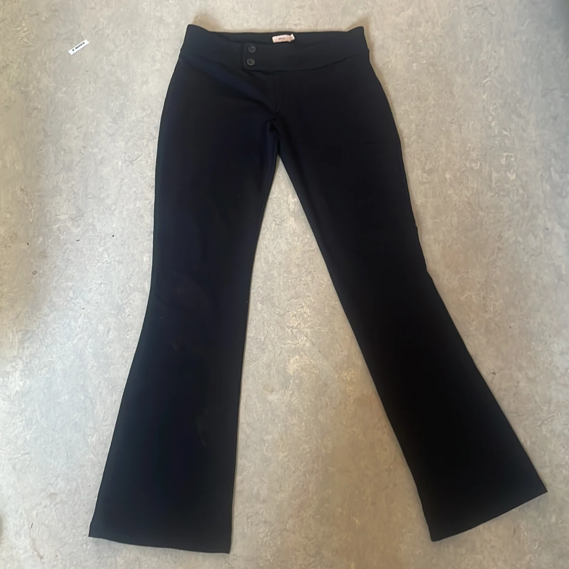 Svarta bootcut-byxor från Nelly - 2