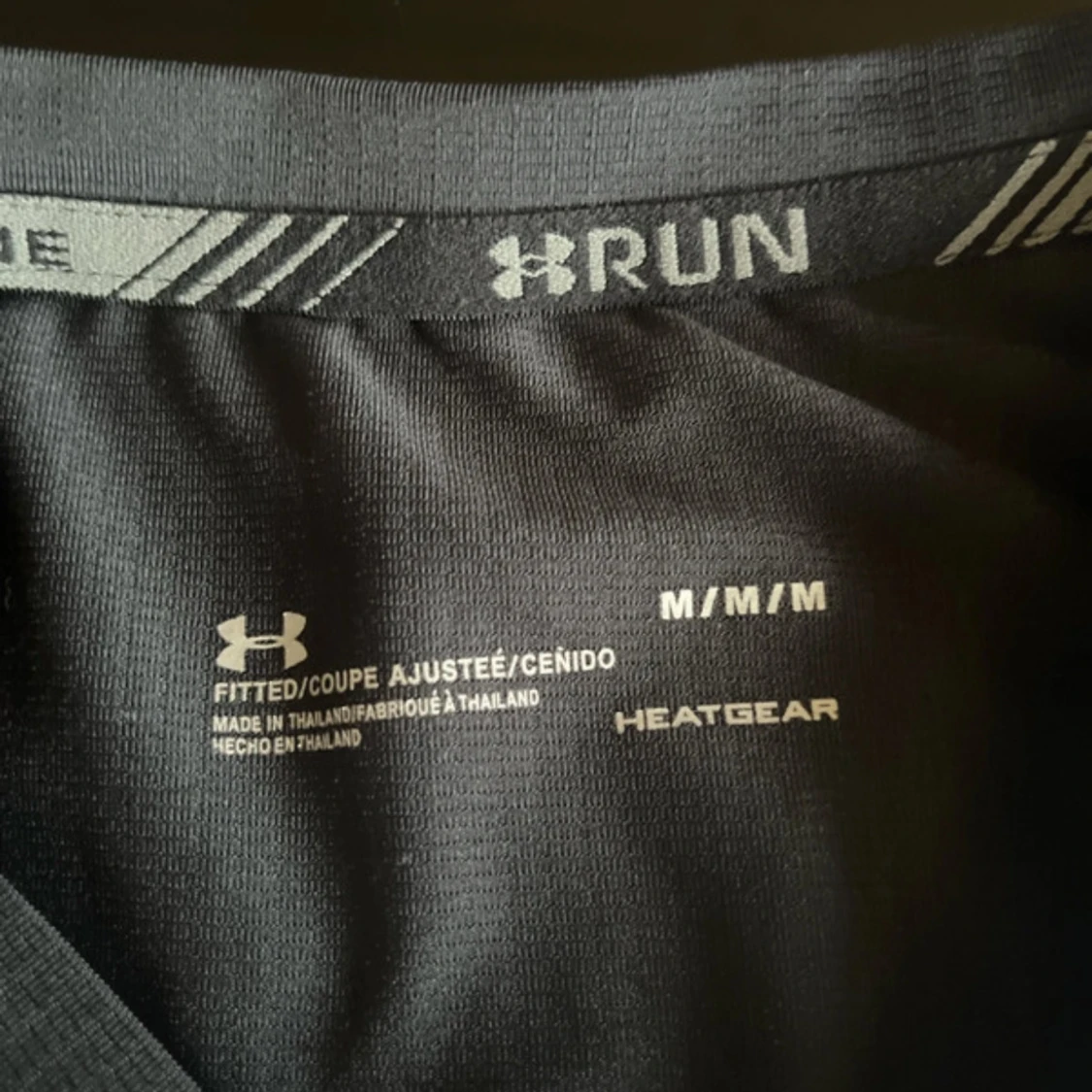 Under Armour grå tränings-tshirt M - 1