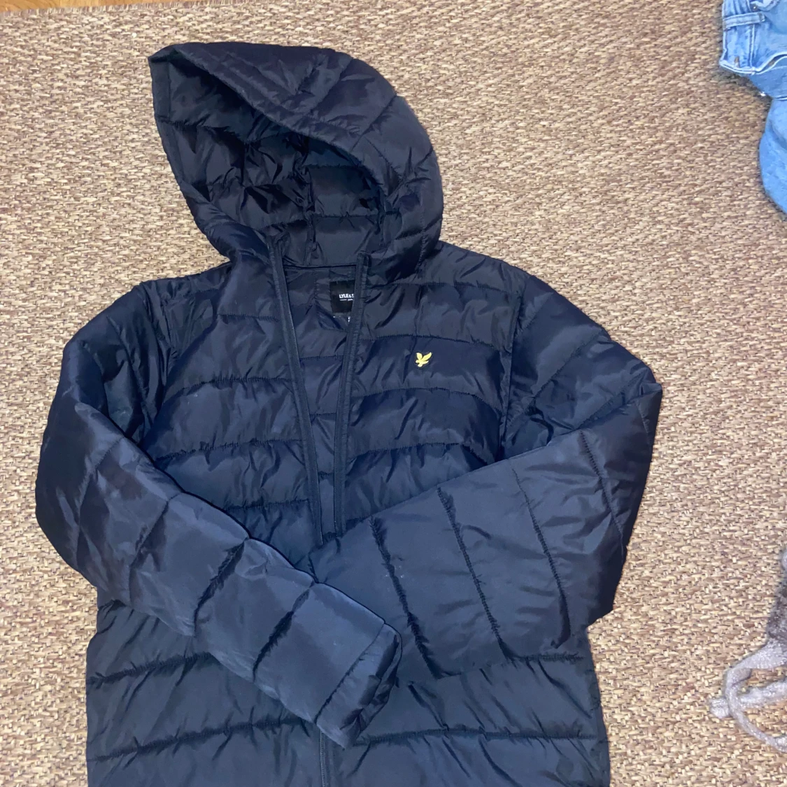 Svart pufferjacka från Lyle & Scott - 1