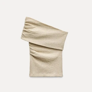 One shoulder Zara topp - så snygg eftertraktad topp från Zara! knappt använd 